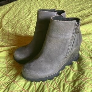Womens/girls size 5 grey sorel boots